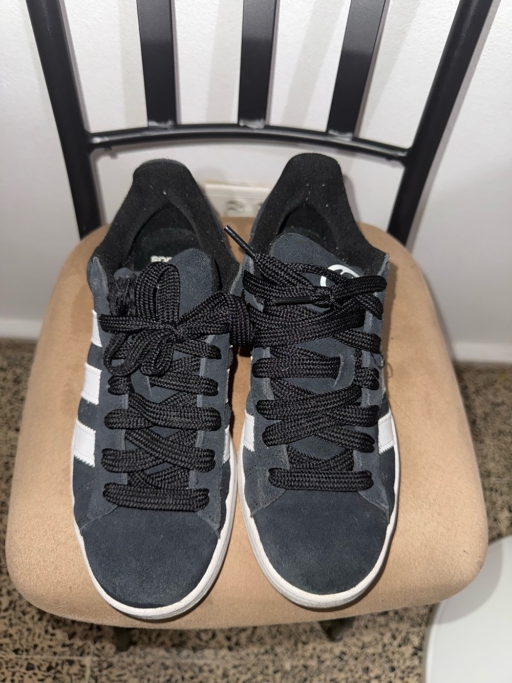 Adidas Campus 00s Core Black Gum Sole
Size US 7